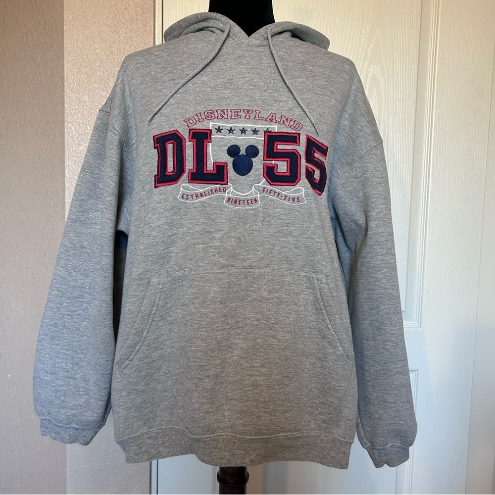 1995 Commemorative 55 Year Celebration of Disneyland Sweatshirt Size Medium‎